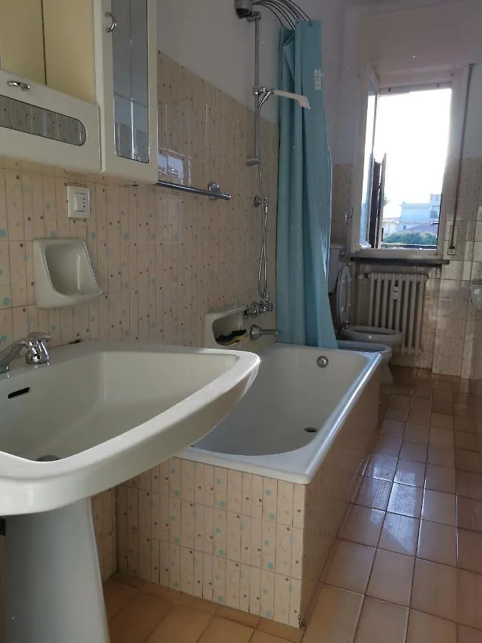 Casa Margherita, Centrale A Due Passi Dal Mare Bordighera 0*,  Italy